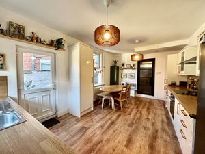 Photo 10- click for photo gallery